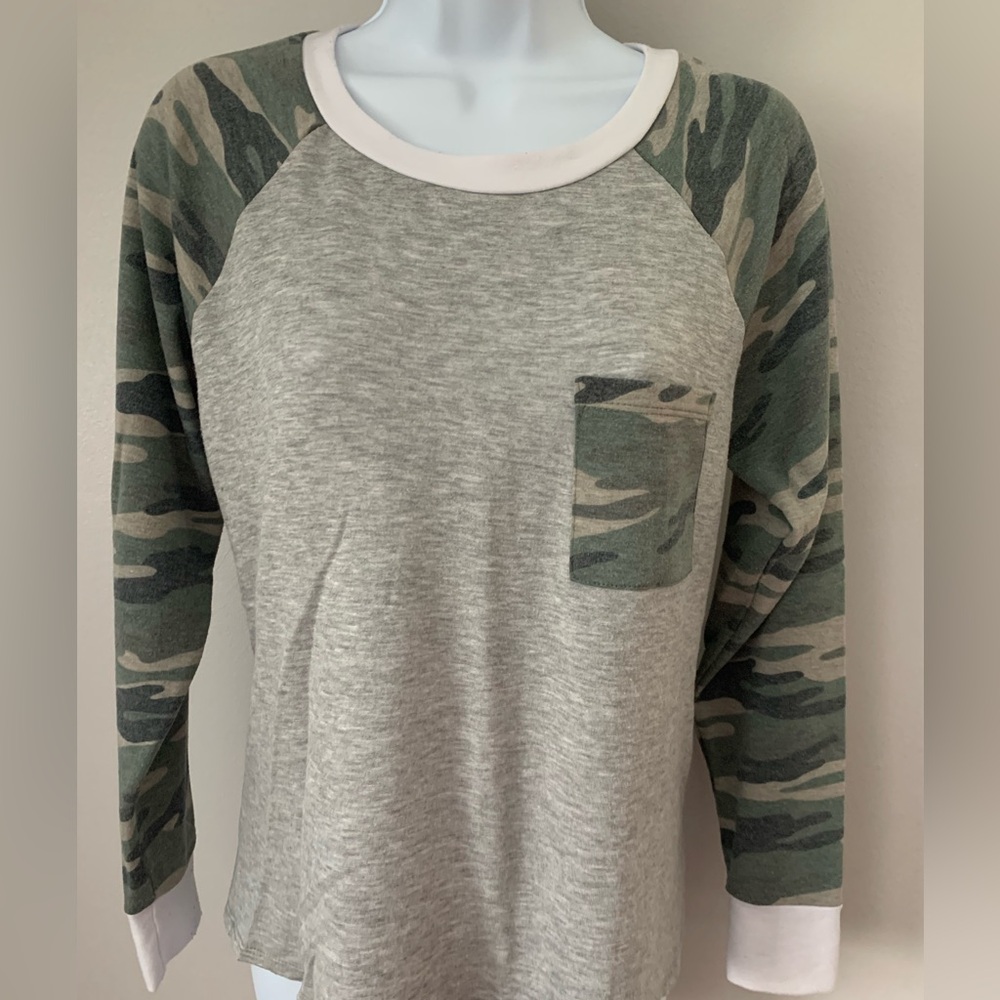 Moa Moa Camo Sleeve Top